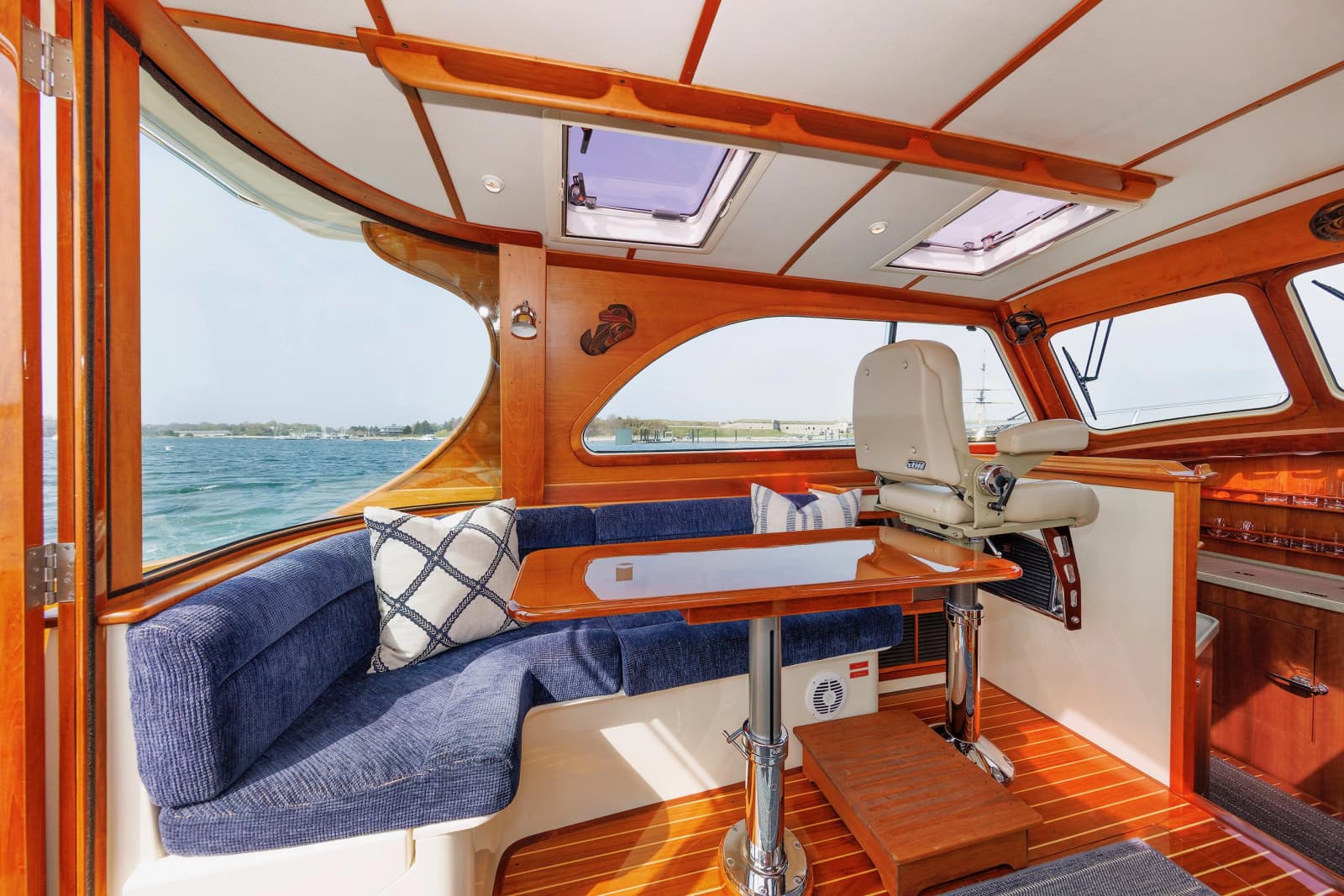 2009 Hinckley Talaria 44 MY - Photo 19