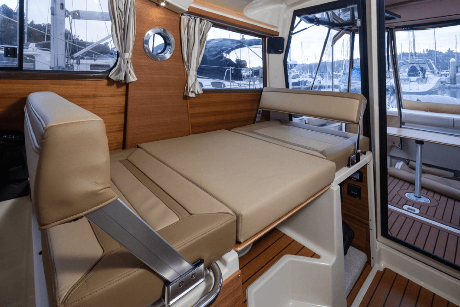 2024 Ranger Tugs R27 Luxury Edition - Photo 12