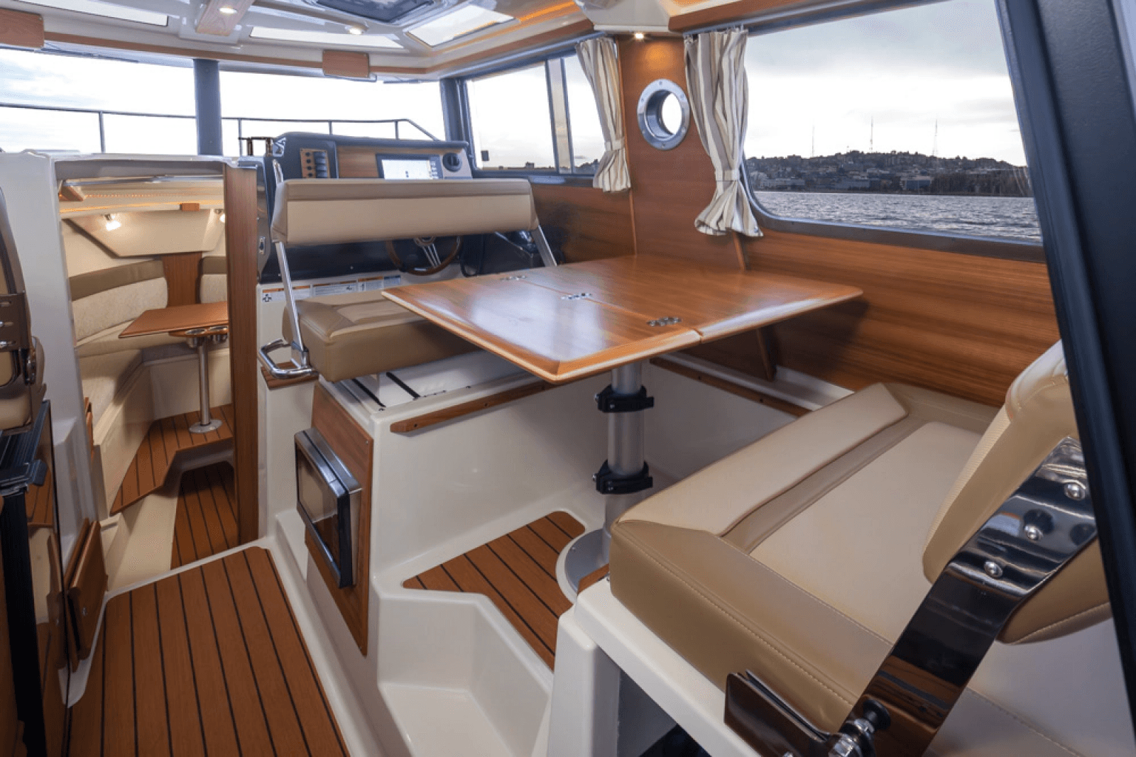 2024 Ranger Tugs R27 Luxury Edition - Photo 11
