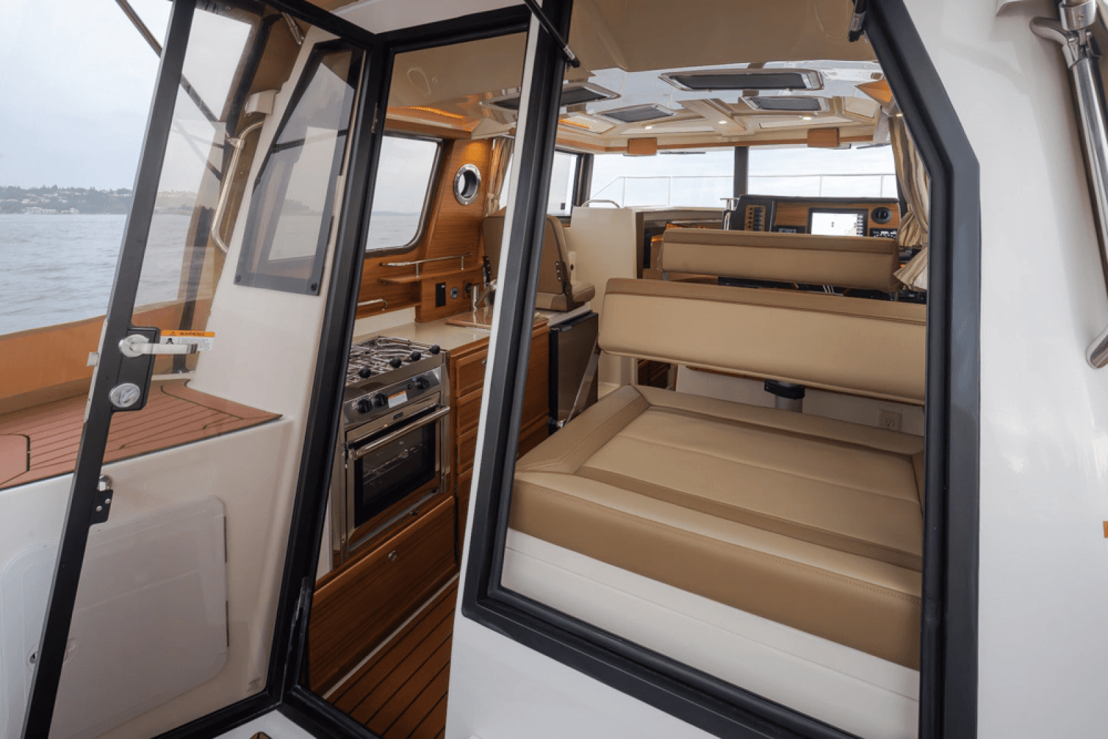 2024 Ranger Tugs R27 Luxury Edition - Photo 9