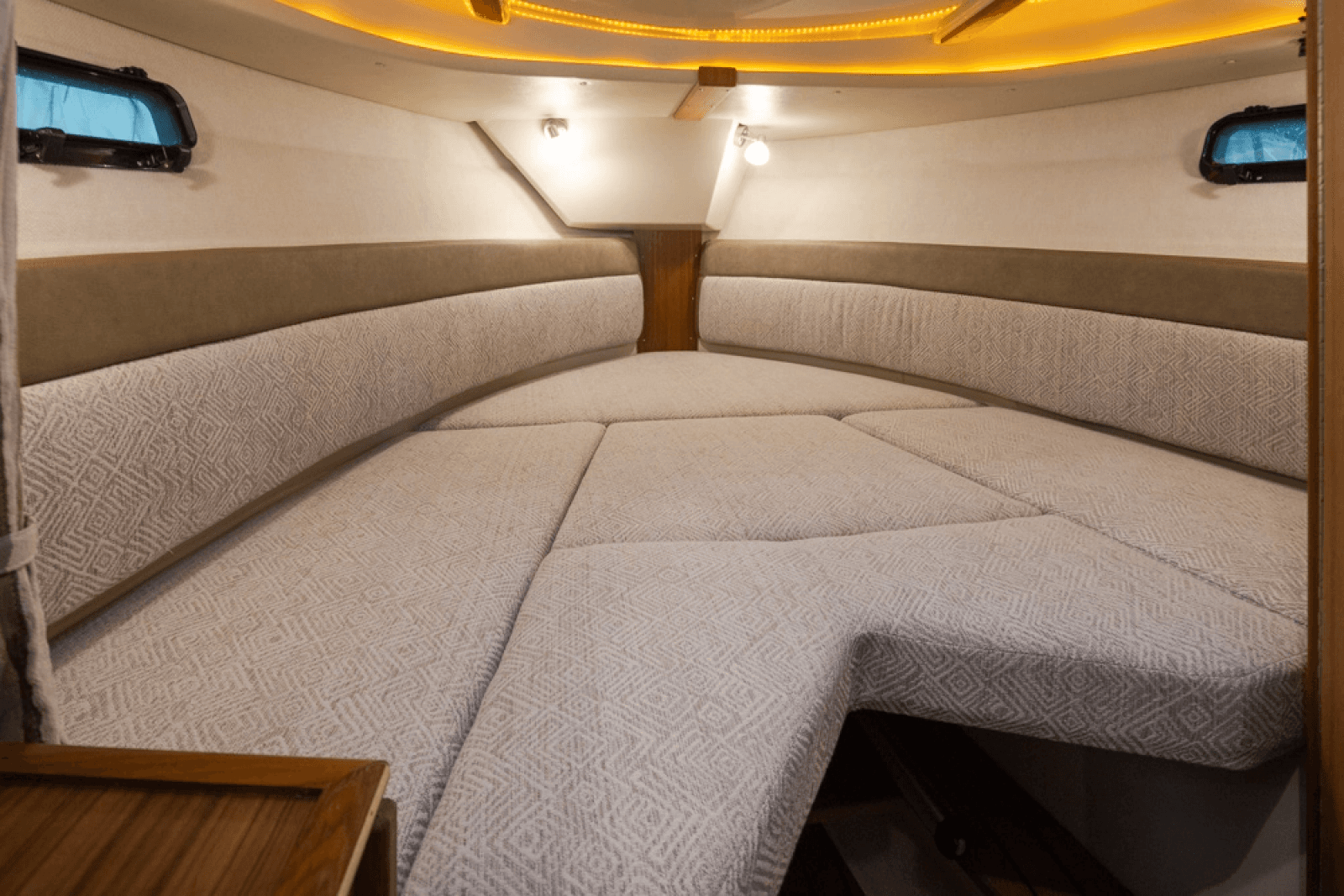 2024 Ranger Tugs R27 Luxury Edition - Photo 18