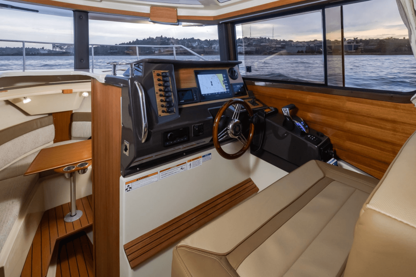 2024 Ranger Tugs R27 Luxury Edition - Photo 16