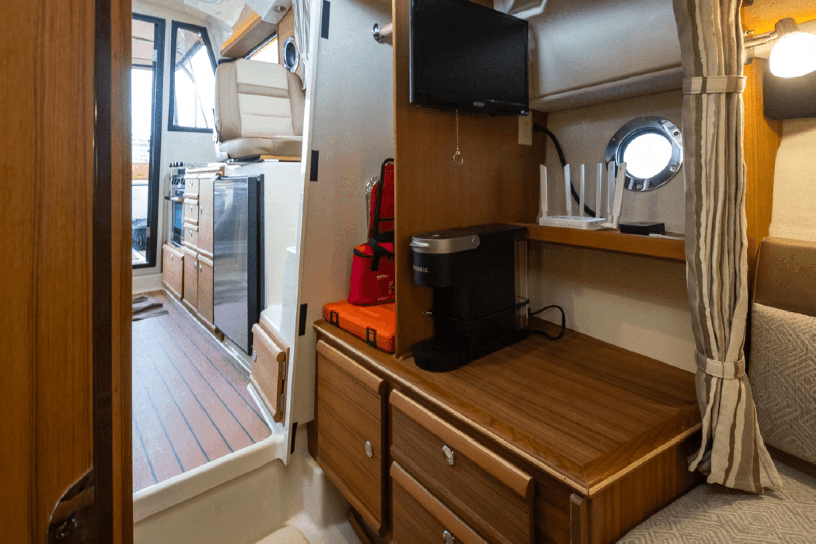 2024 Ranger Tugs R27 Luxury Edition - Photo 22