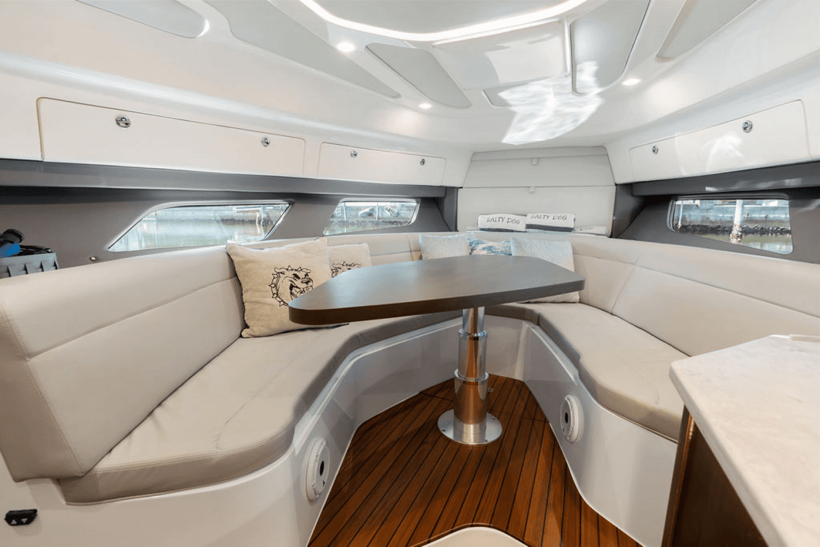 2022 Intrepid 438 - Photo 24