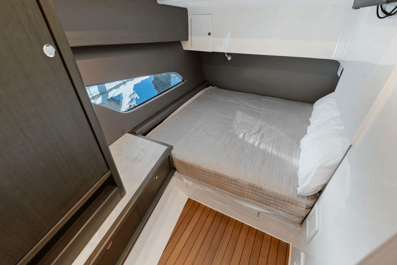 2022 Intrepid 438 - Photo 28