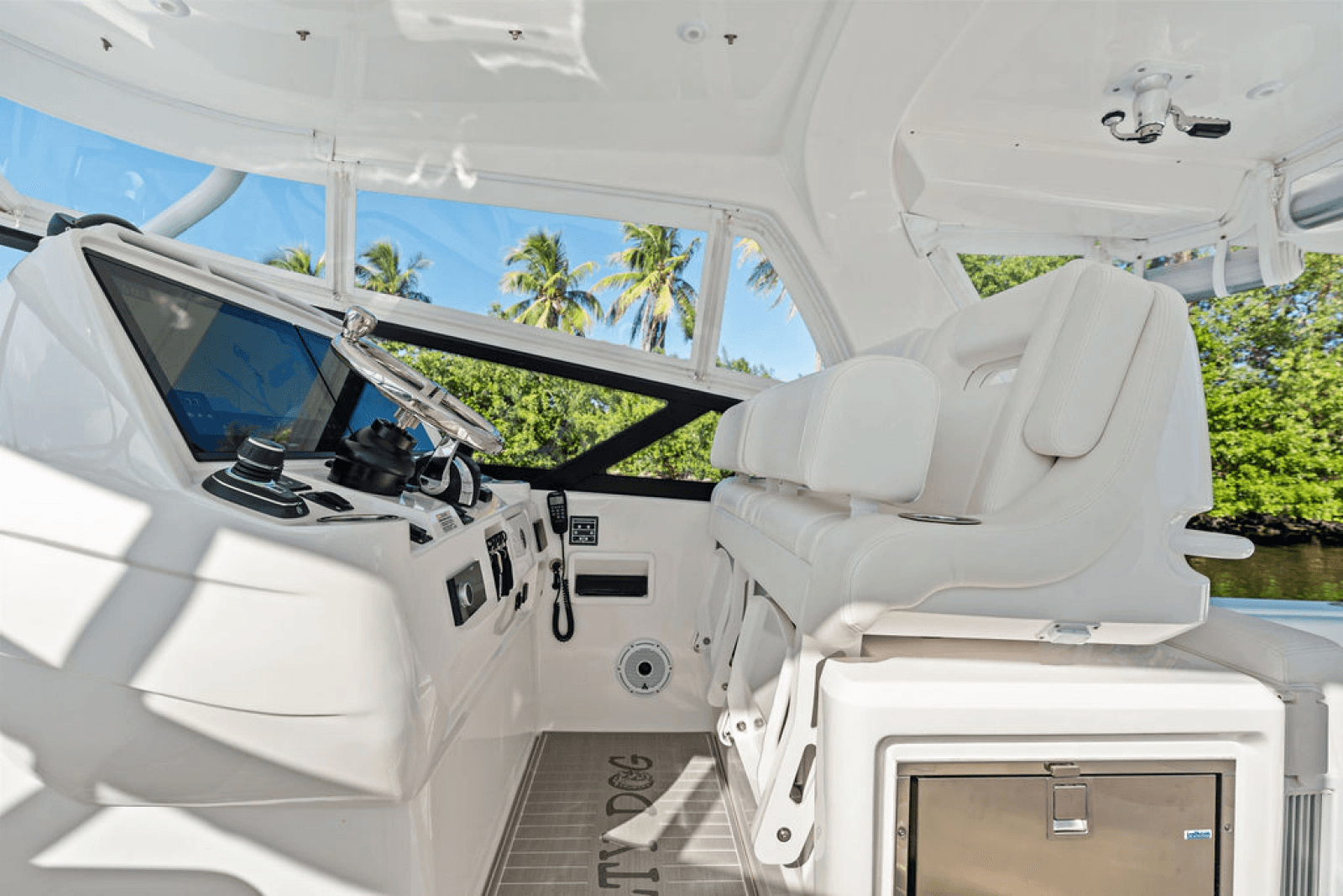 2022 Intrepid 438 - Photo 18