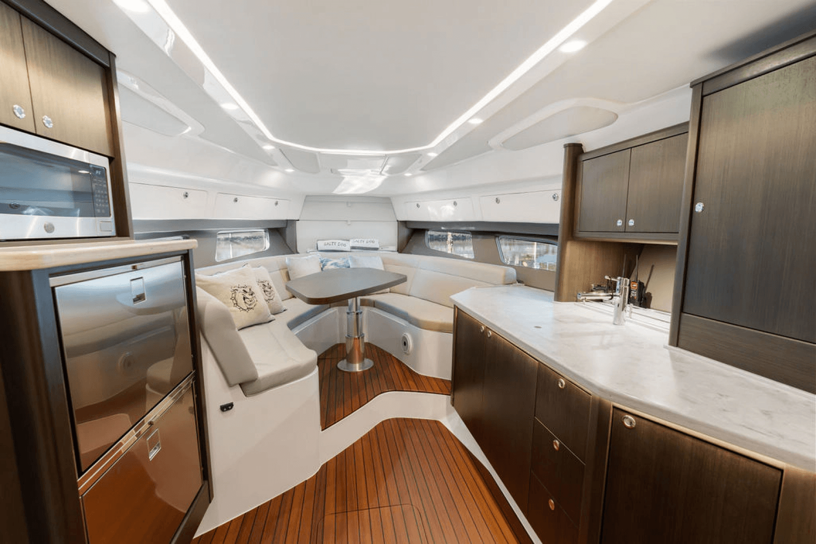 2022 Intrepid 438 - Photo 23