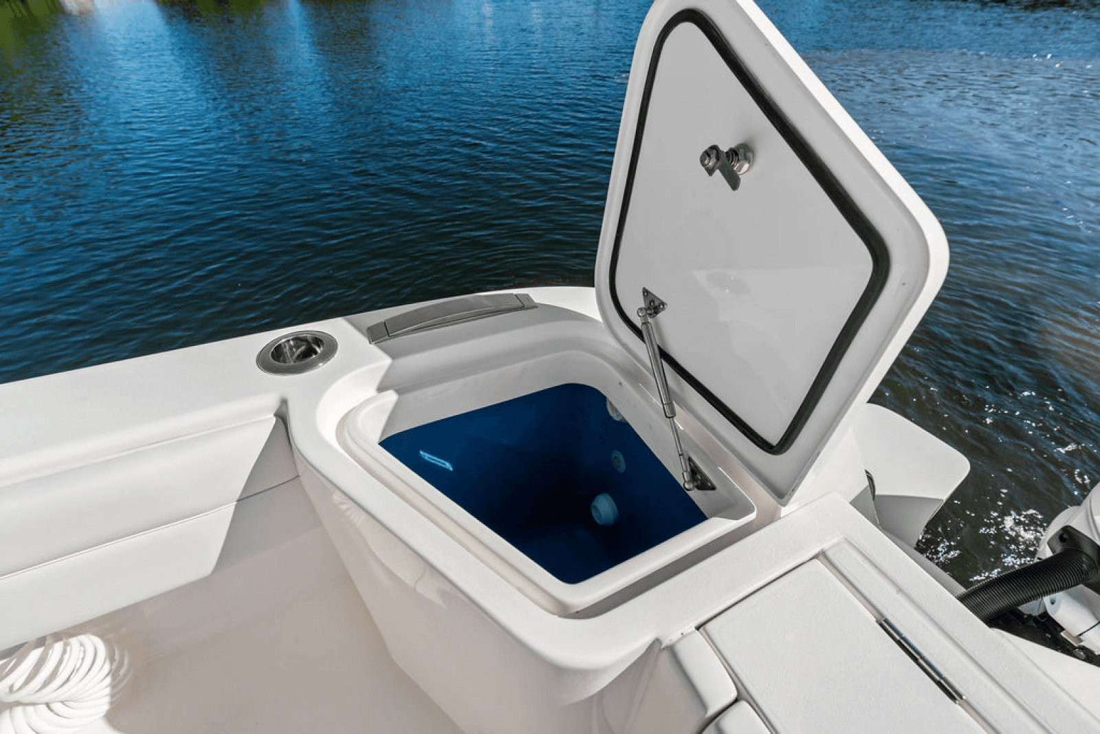 2022 Intrepid 438 - Photo 36
