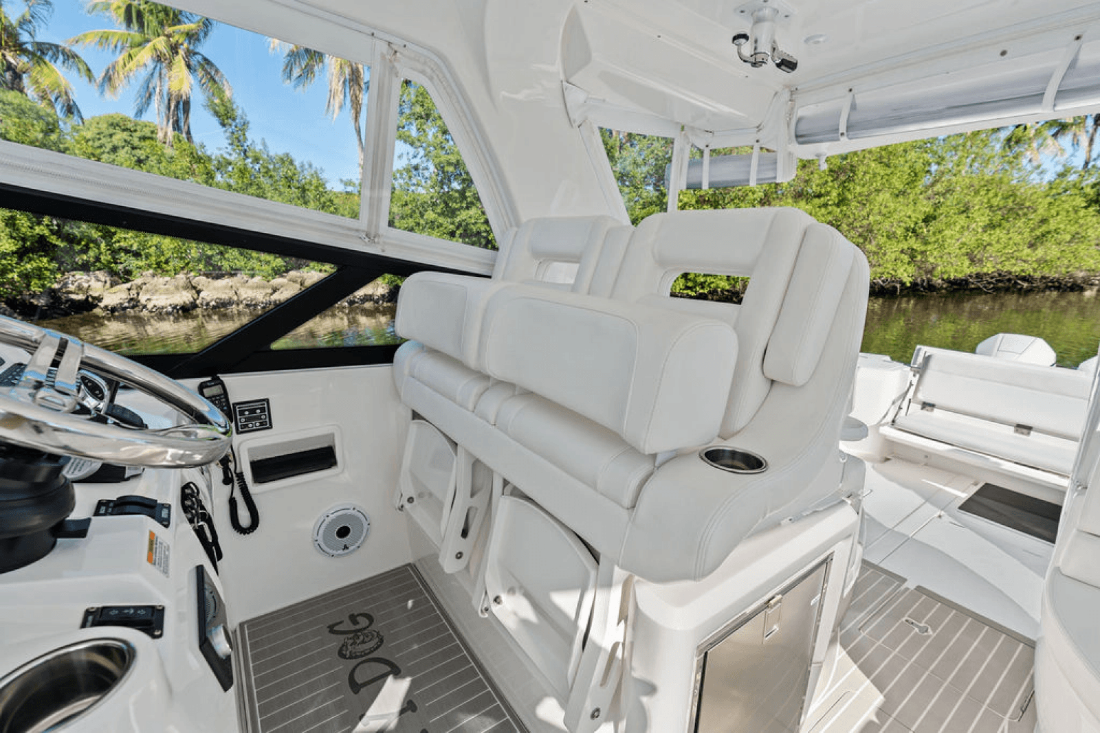 2022 Intrepid 438 - Photo 16