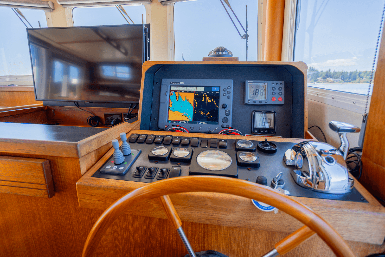 2005 Nordic Tugs 37 Fly - Photo 16