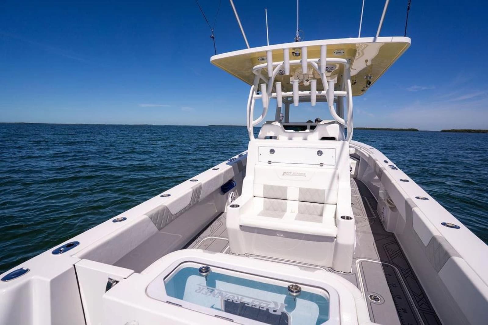 2023 Reef Runner 340 Center Console - Photo 13