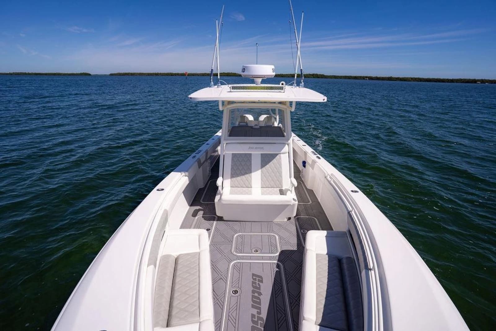 2023 Reef Runner 340 Center Console - Photo 9
