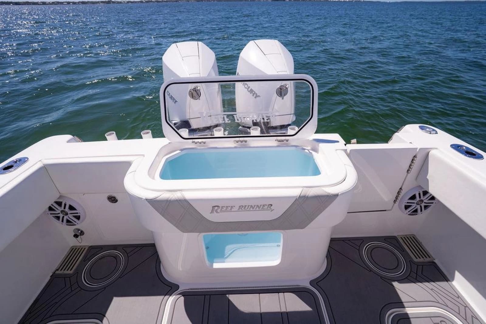 2023 Reef Runner 340 Center Console - Photo 15