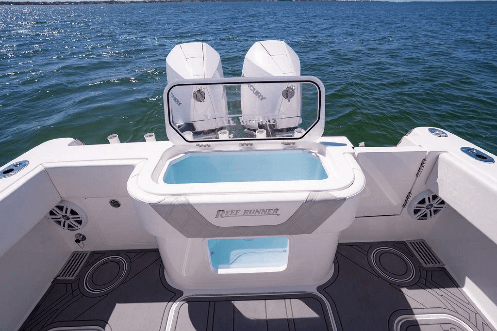 2023 Reef Runner 340 Center Console - Photo 15
