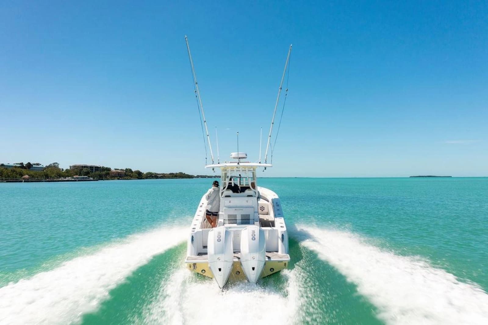 2023 Reef Runner 340 Center Console - Photo 4