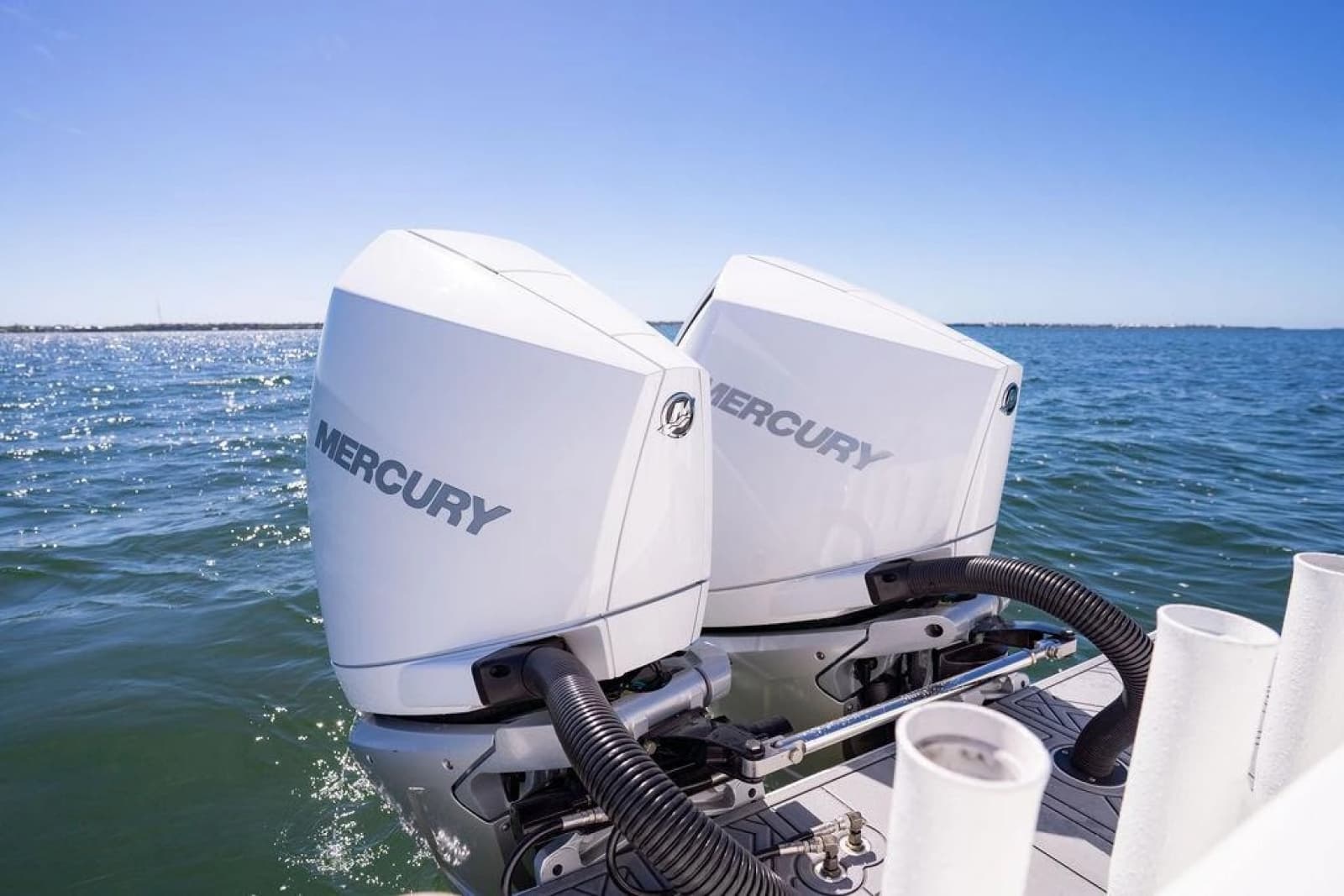 2023 Reef Runner 340 Center Console - Photo 16