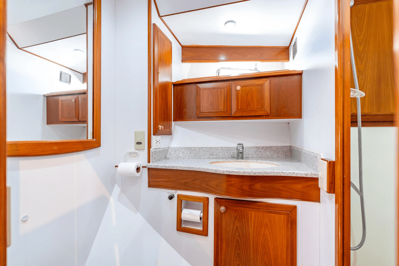 2009 DeFever 45 Motoryacht - Photo 28