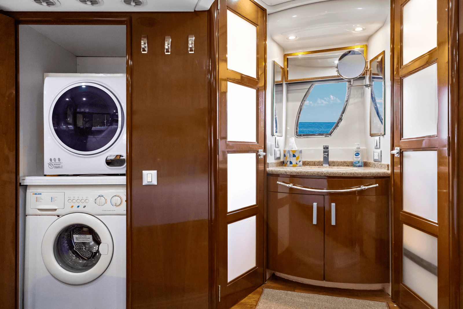 2009 Carver 56 Voyager - Photo 40