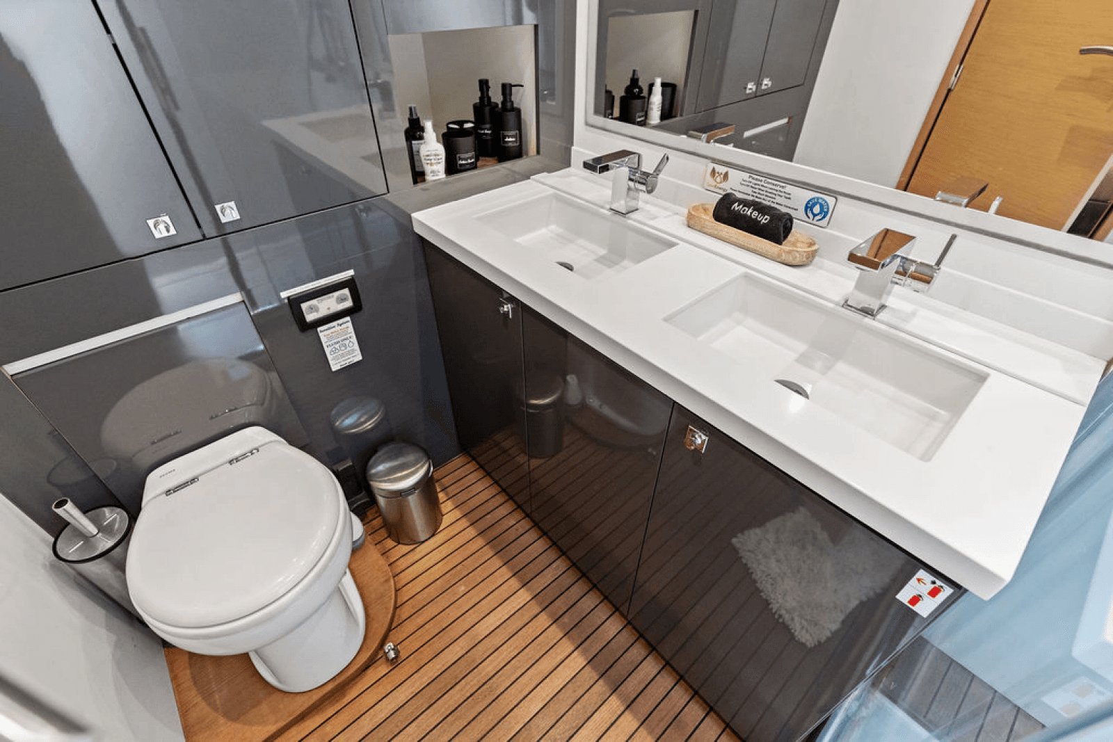 2016 Fountaine Pajot Victoria 67 - Photo 31