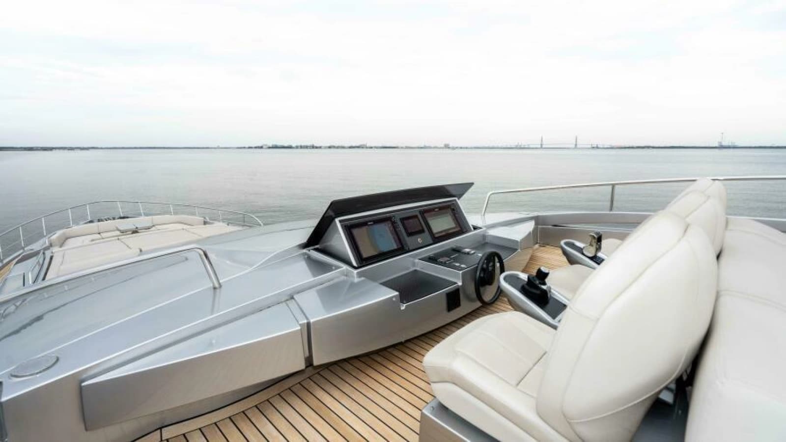 2022 Pershing 9X - Photo 16