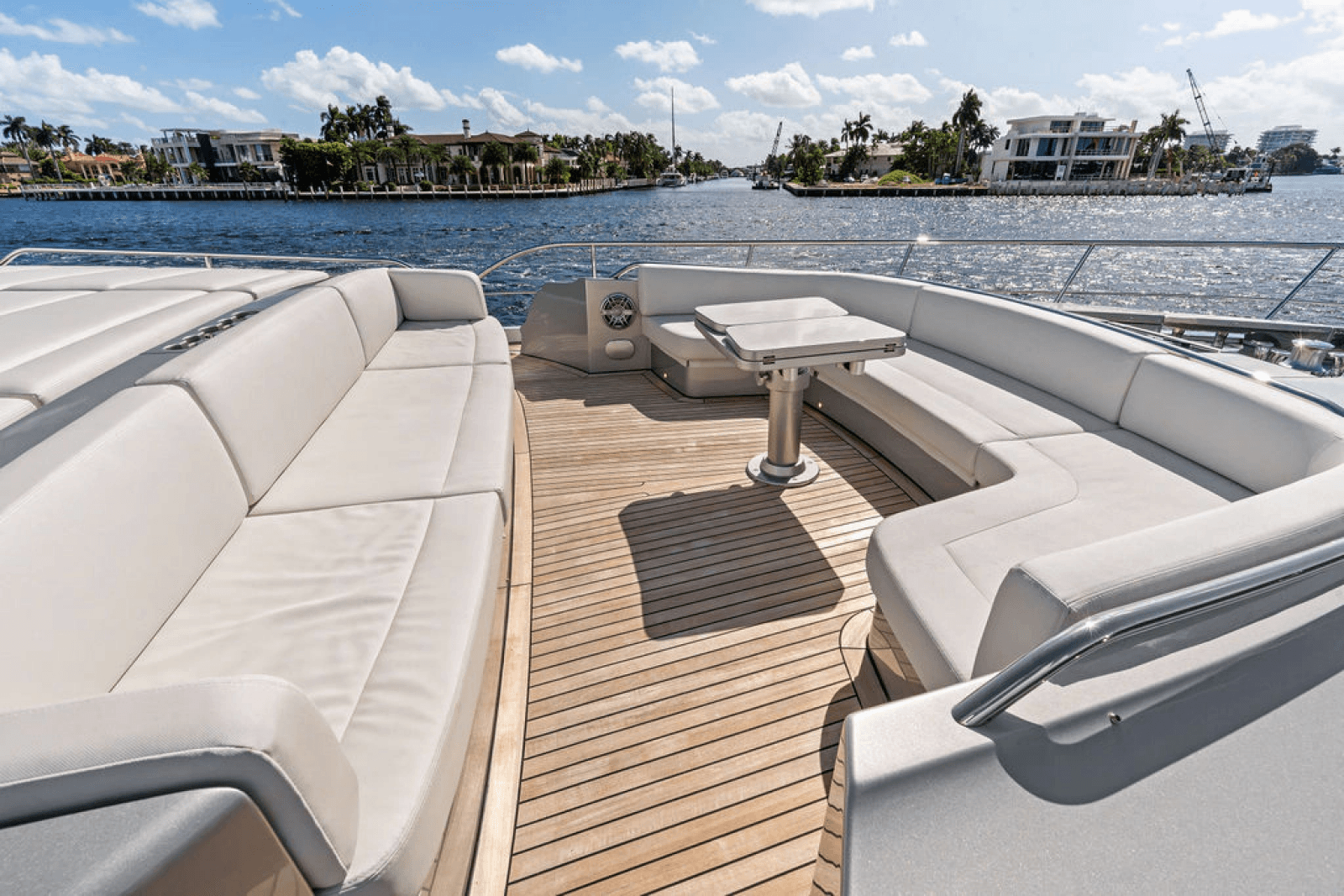 2022 Pershing 9X - Photo 16