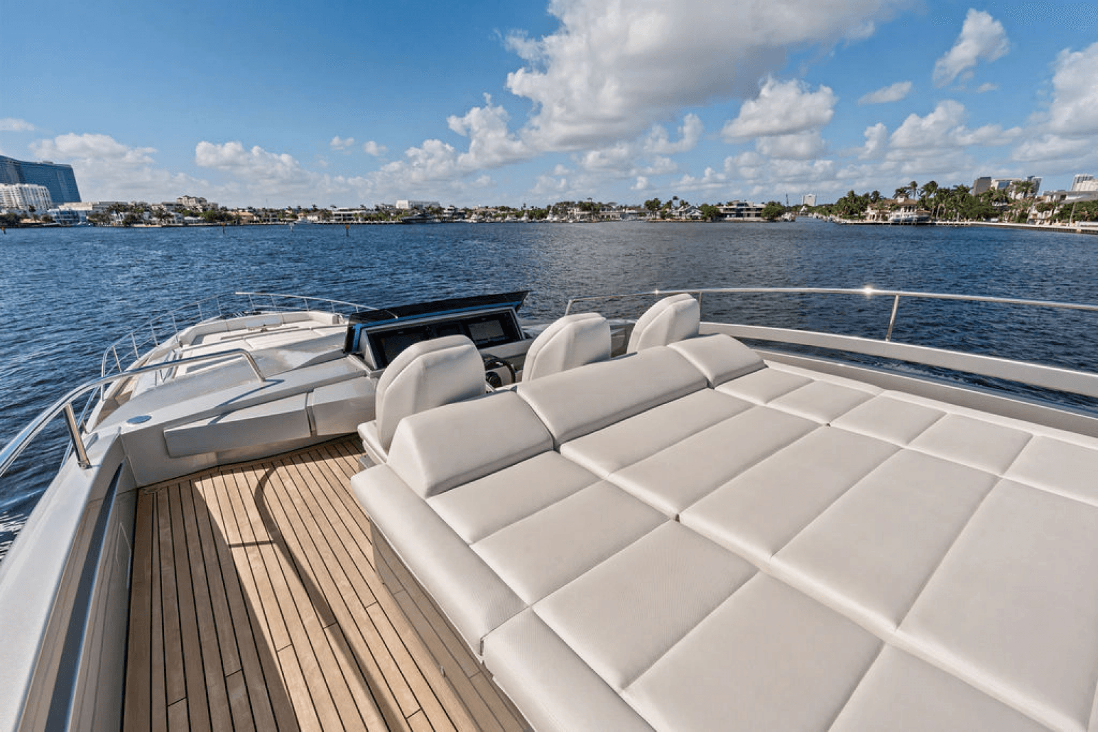 2022 Pershing 9X - Photo 29