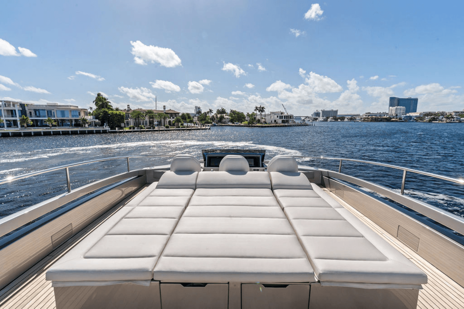 2022 Pershing 9X - Photo 30