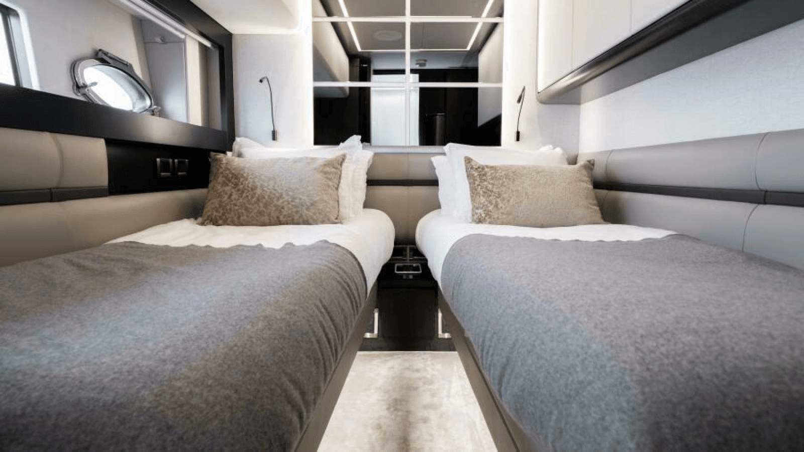 2022 Pershing 9X - Photo 58