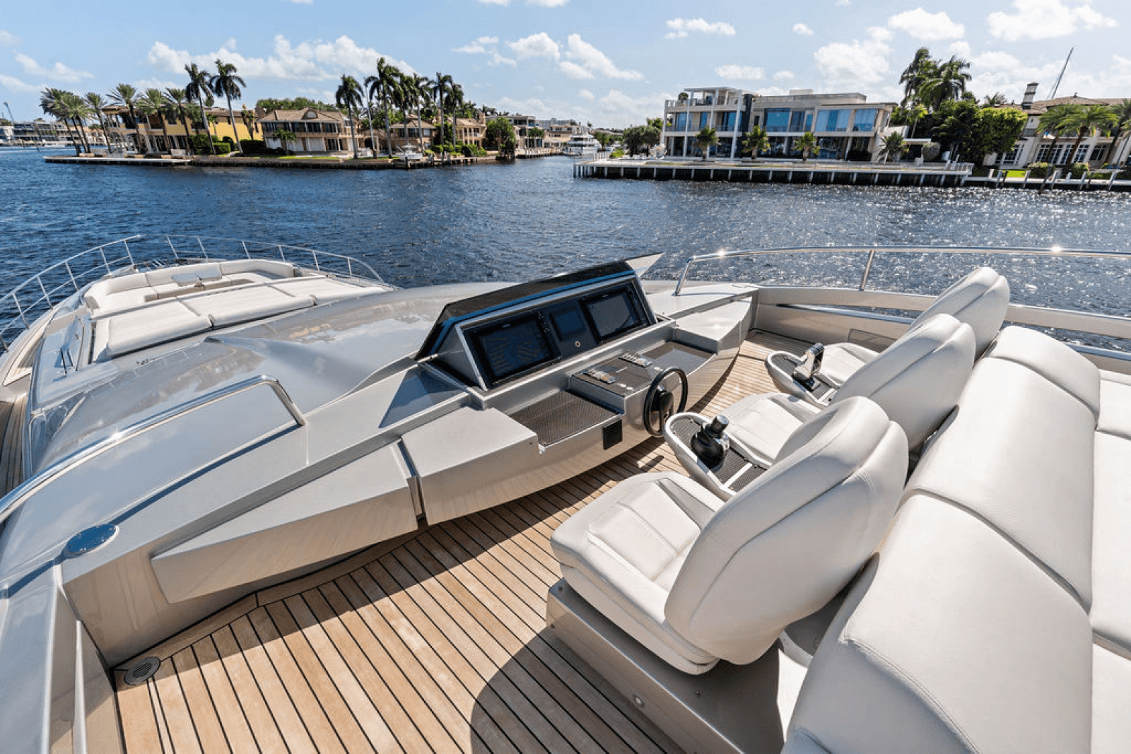 2022 Pershing 9X - Photo 23