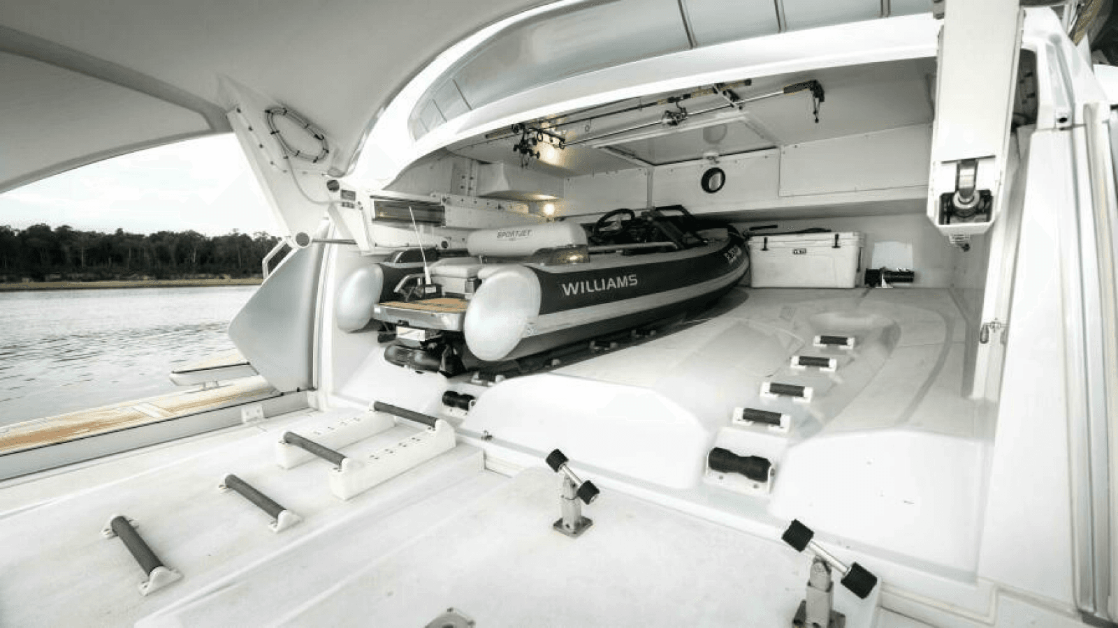 2022 Pershing 9X - Photo 28