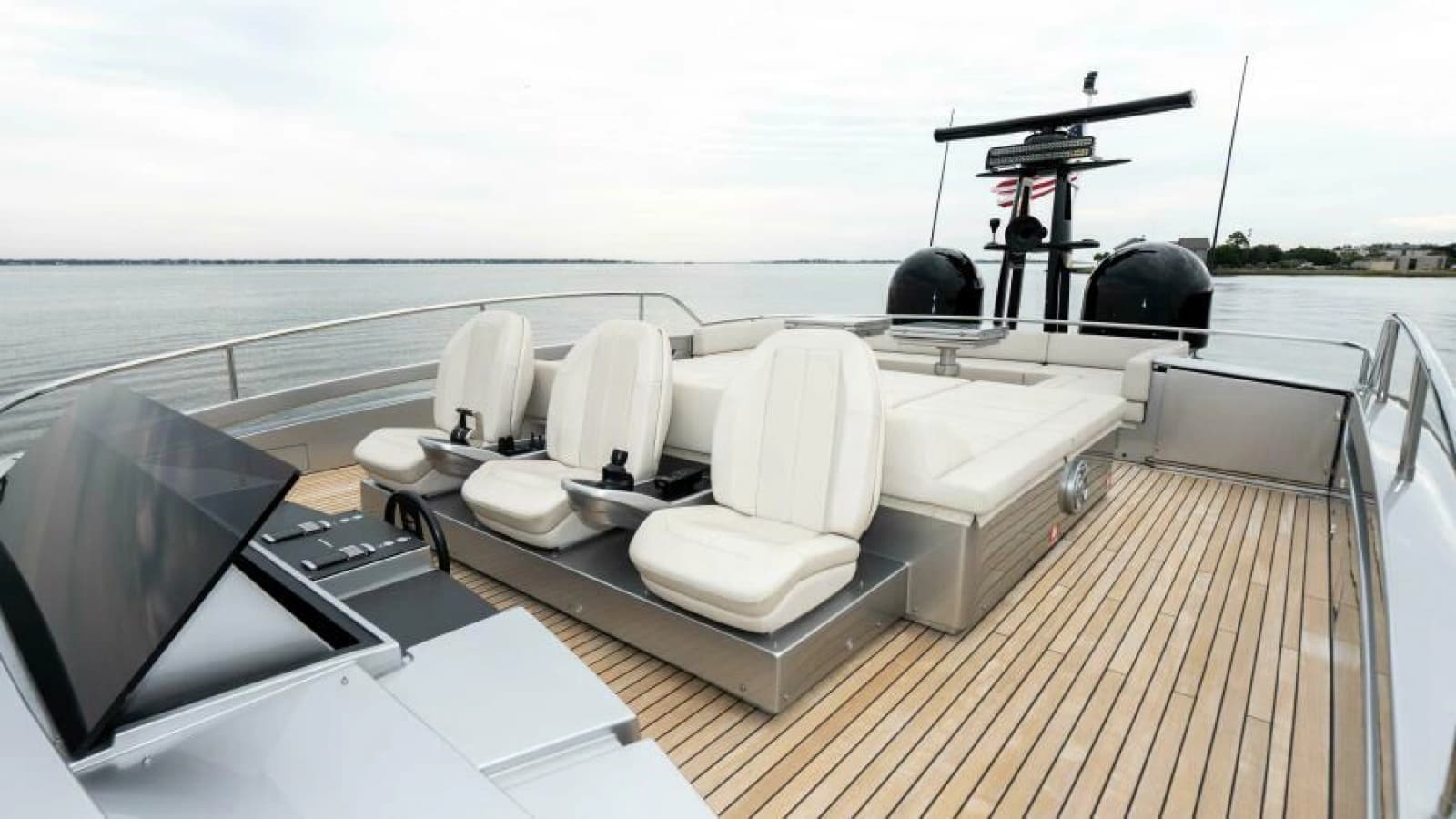 2022 Pershing 9X - Photo 17