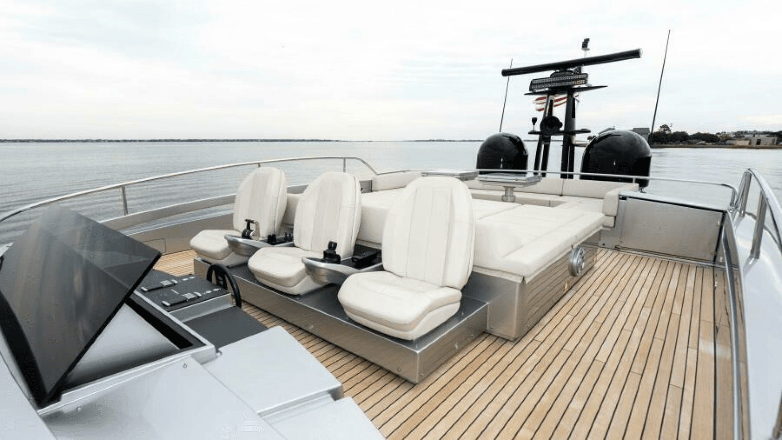 2022 Pershing 9X - Photo 17