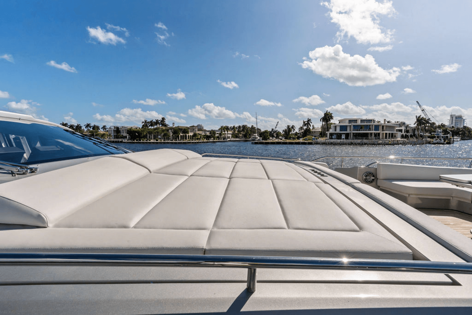 2022 Pershing 9X - Photo 15