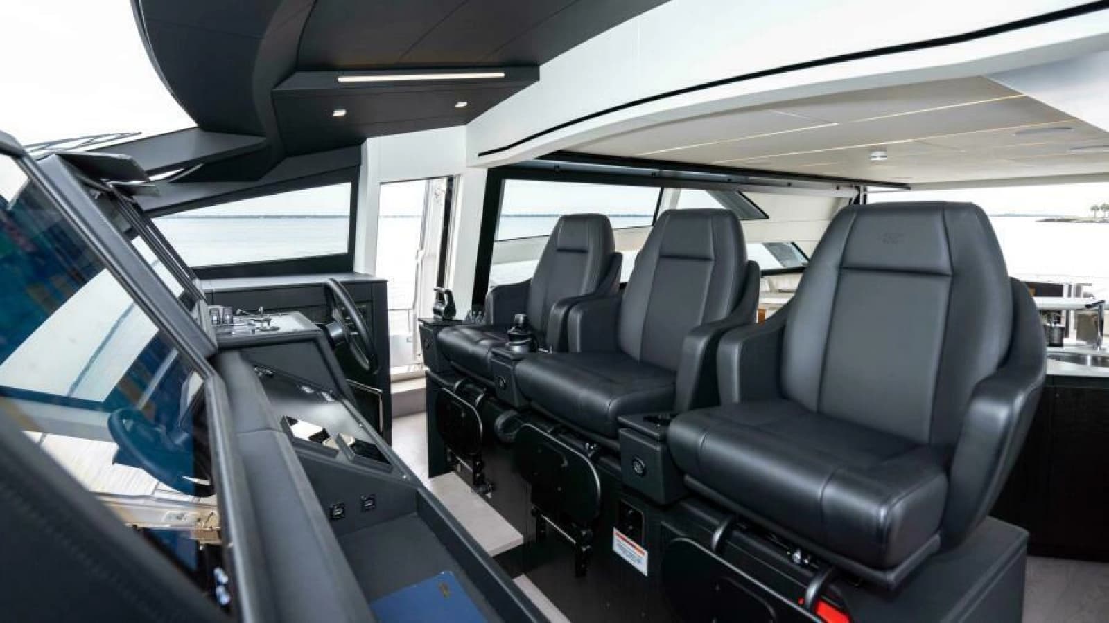 2022 Pershing 9X - Photo 42