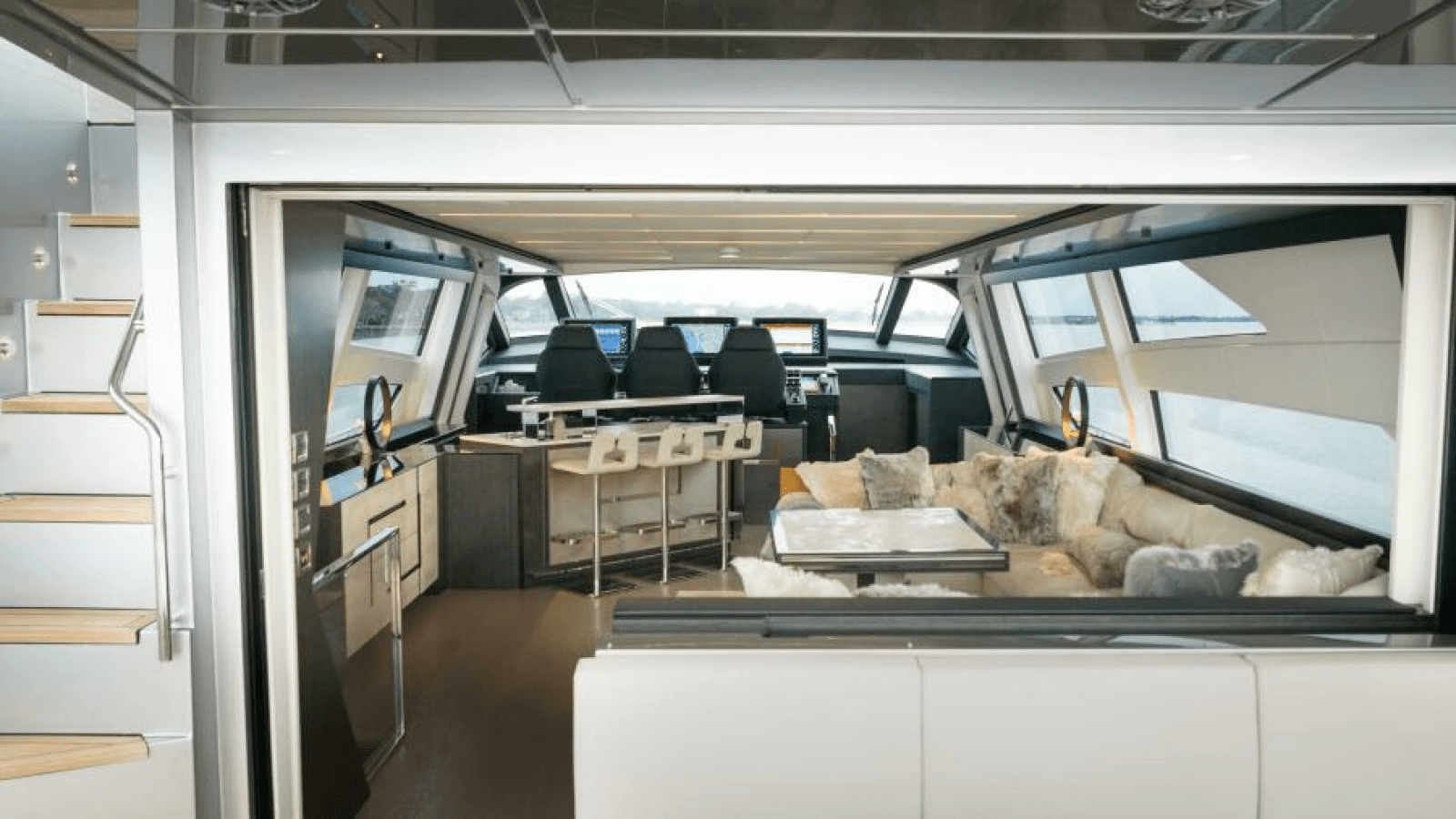 2022 Pershing 9X - Photo 12