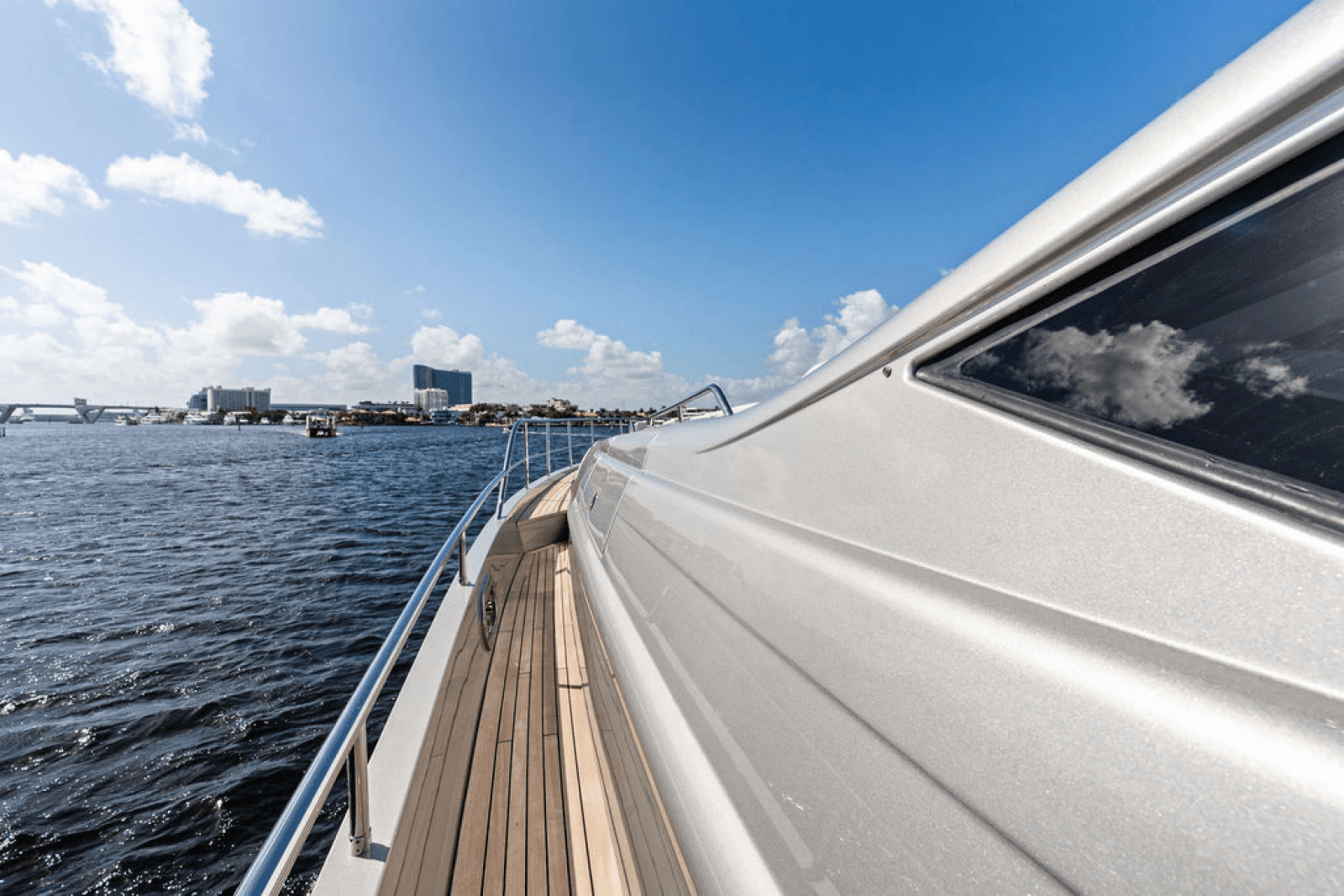 2022 Pershing 9X - Photo 13