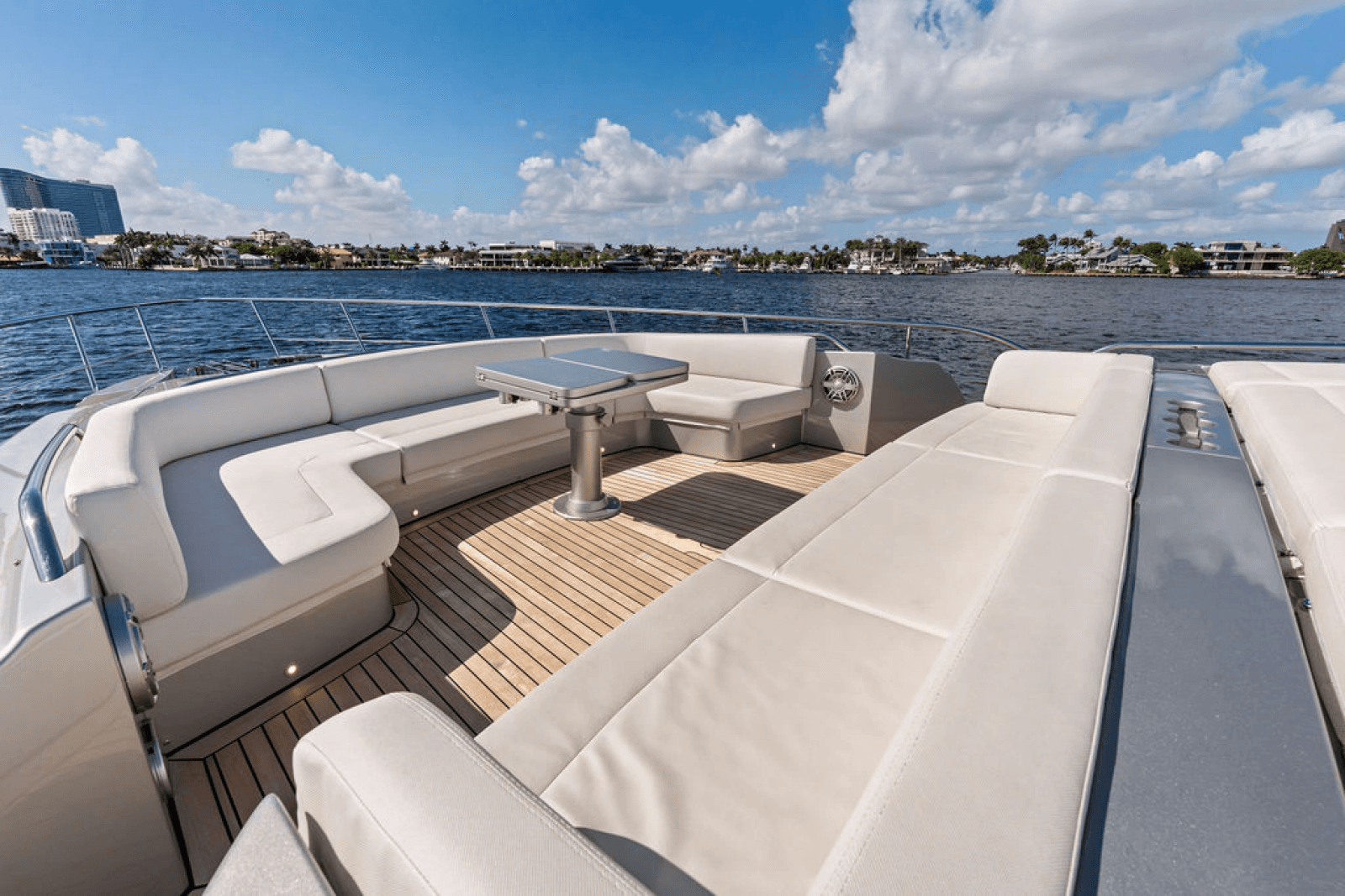 2022 Pershing 9X - Photo 17