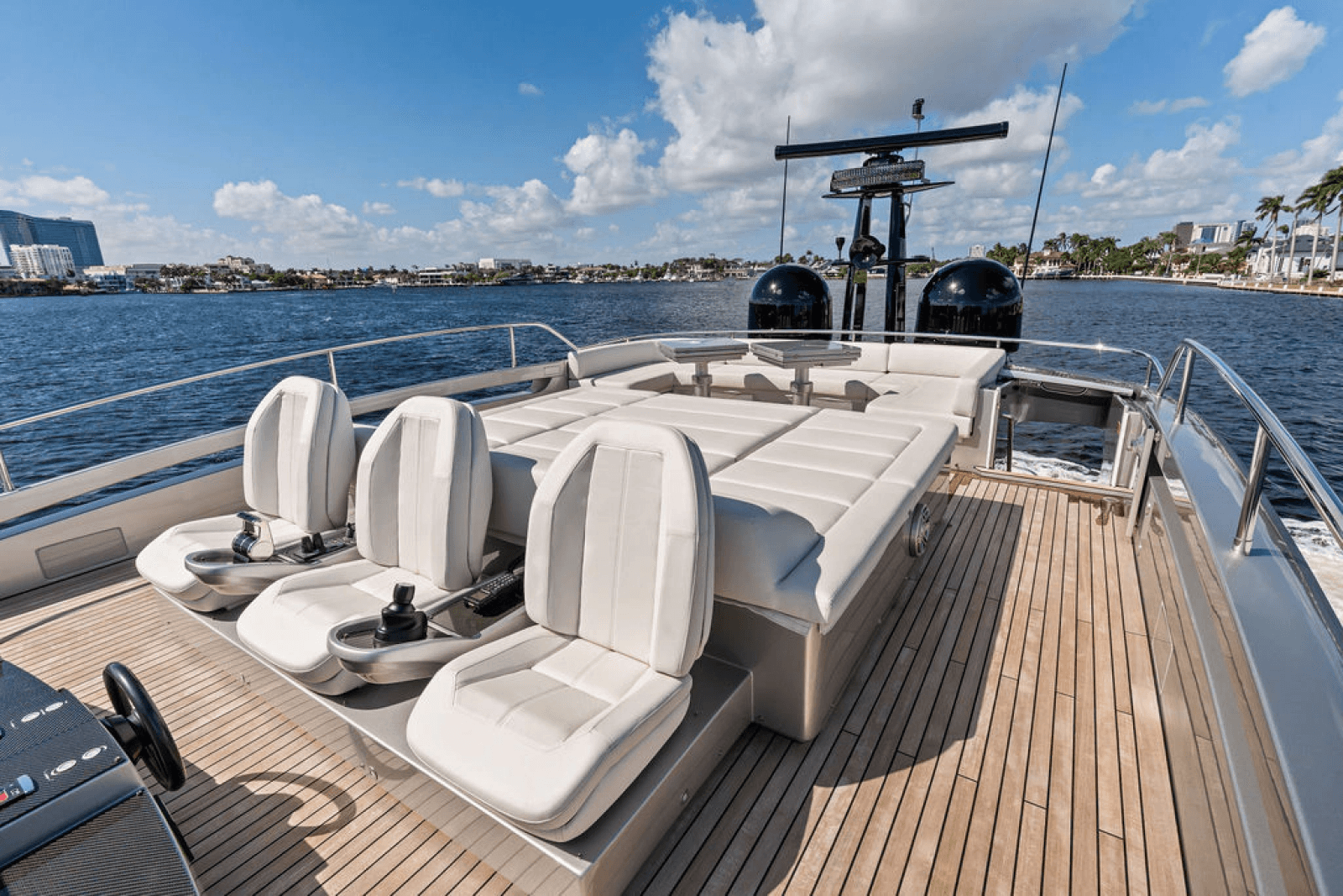 2022 Pershing 9X - Photo 28