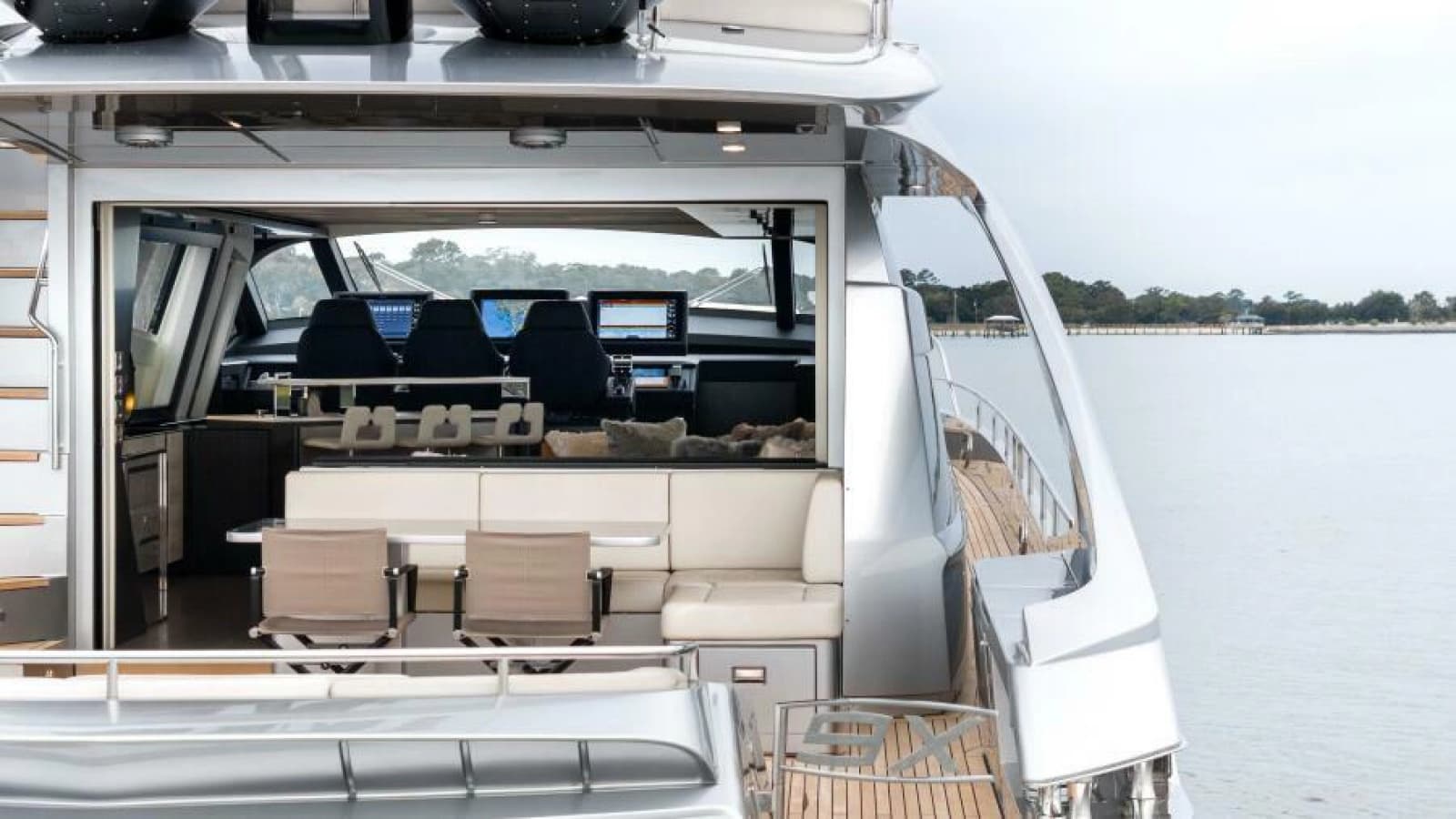 2022 Pershing 9X - Photo 21