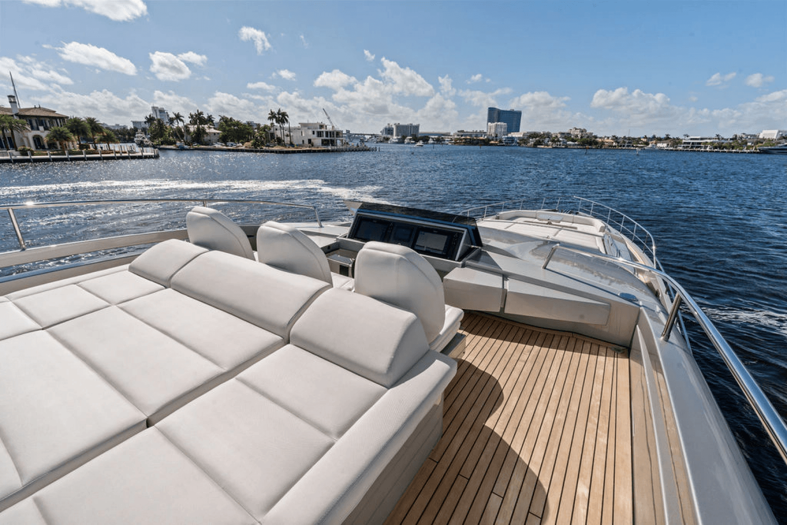2022 Pershing 9X - Photo 20