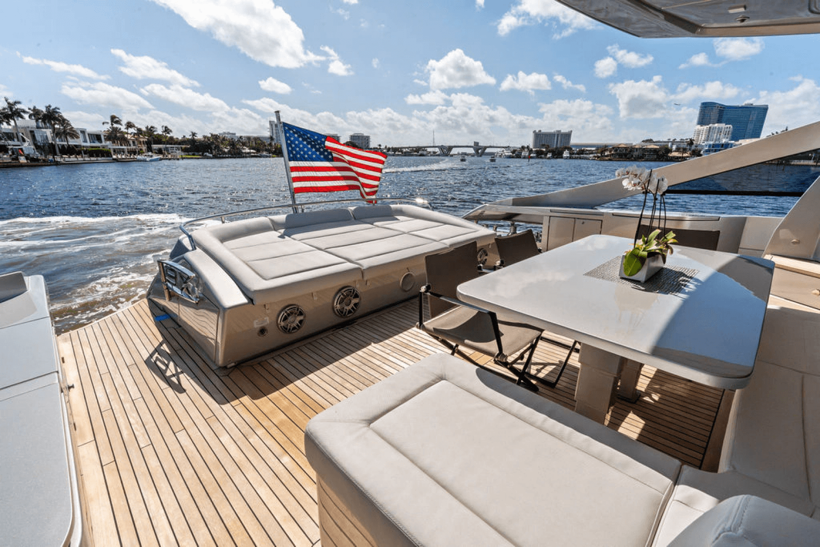 2022 Pershing 9X - Photo 33