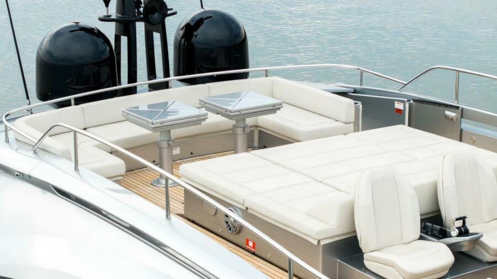 2022 Pershing 9X - Photo 15