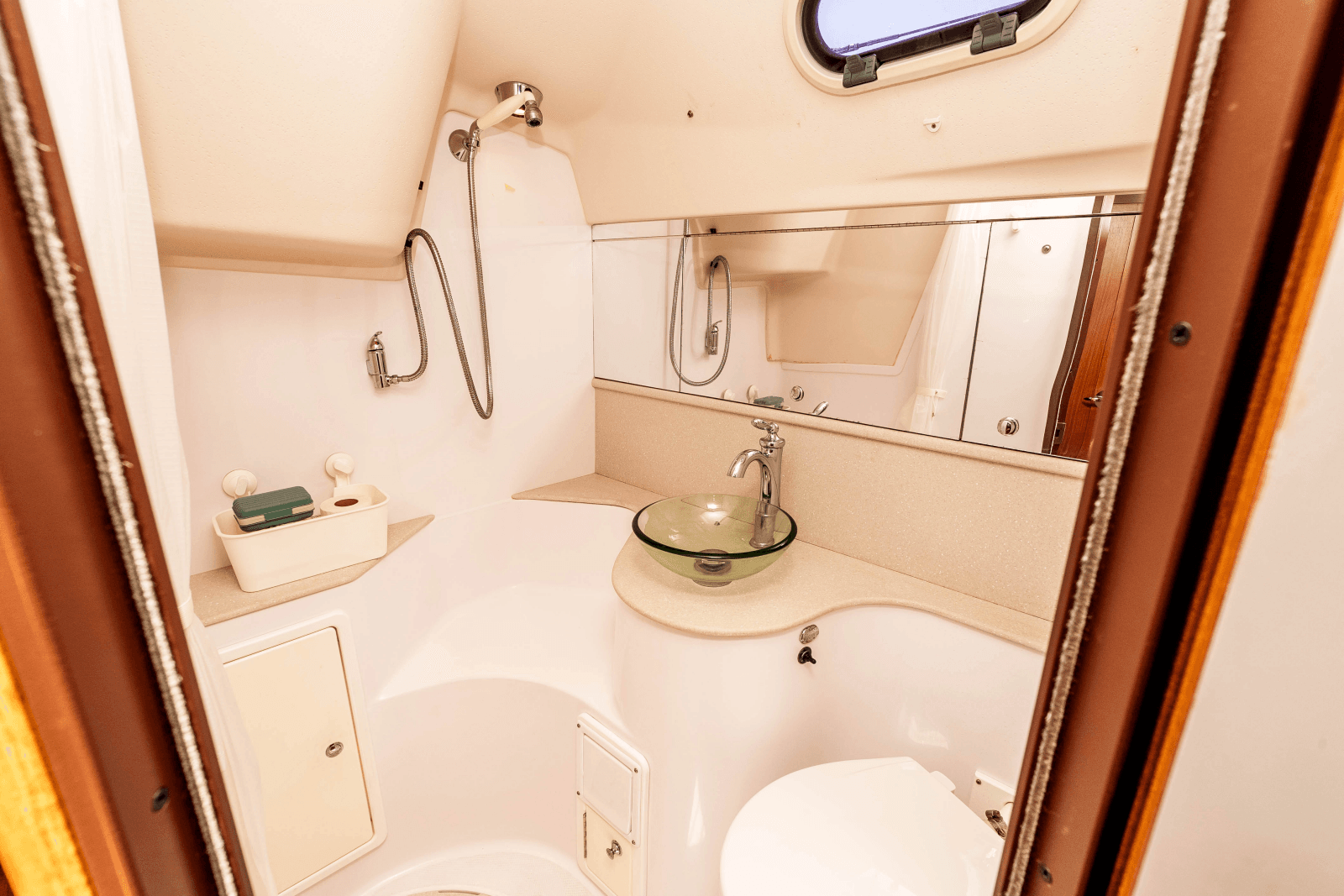 2013 Catalina 355 - Photo 28