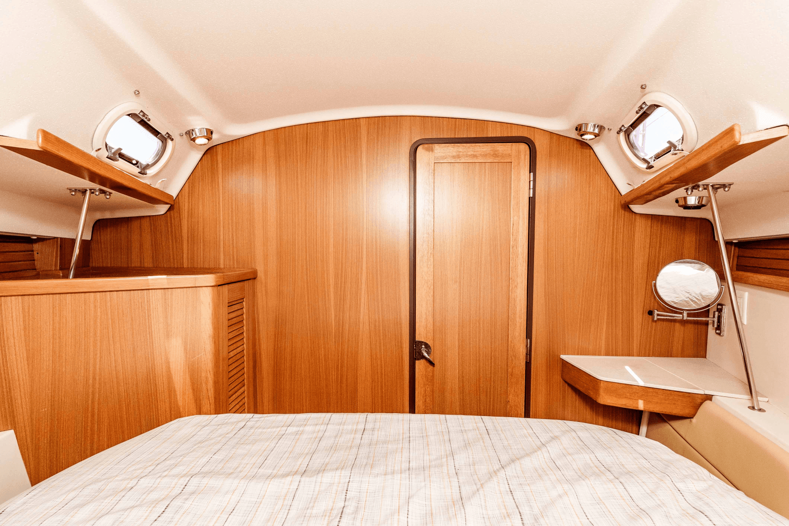 2013 Catalina 355 - Photo 27
