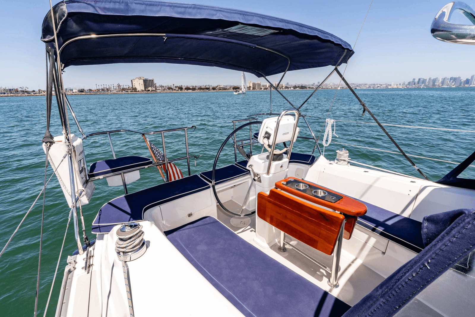 2013 Catalina 355 - Photo 13