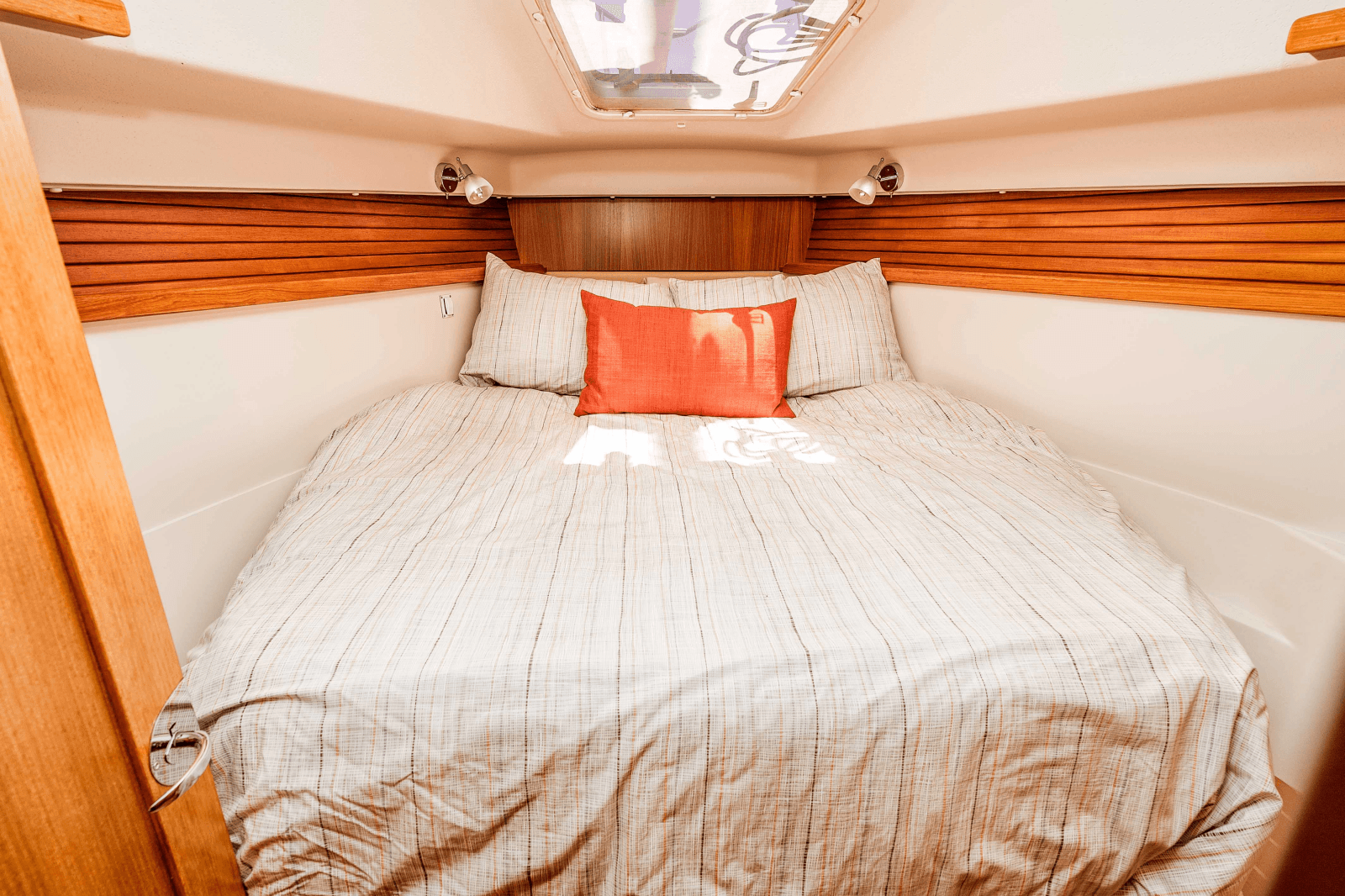 2013 Catalina 355 - Photo 24