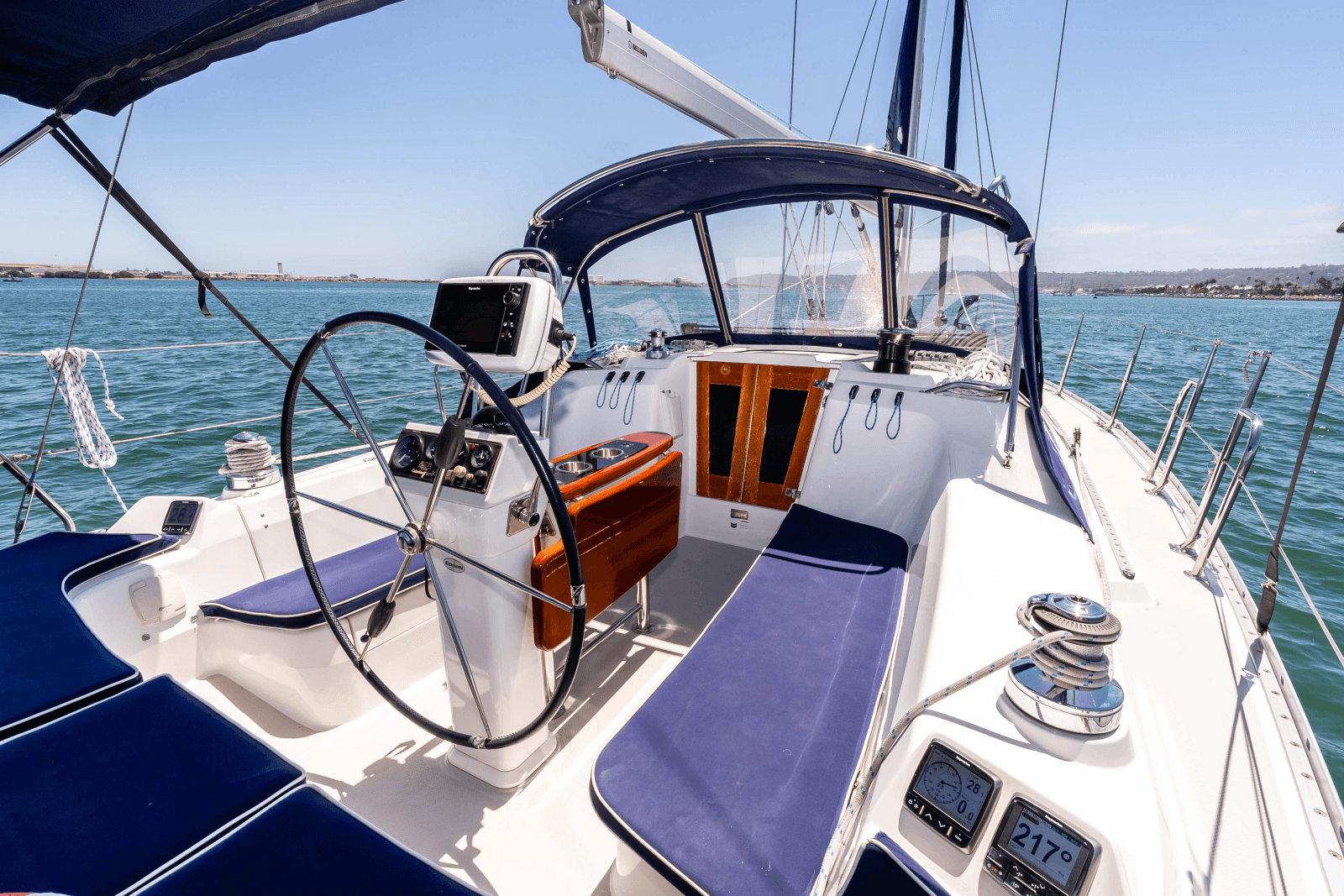 2013 Catalina 355 - Photo 4
