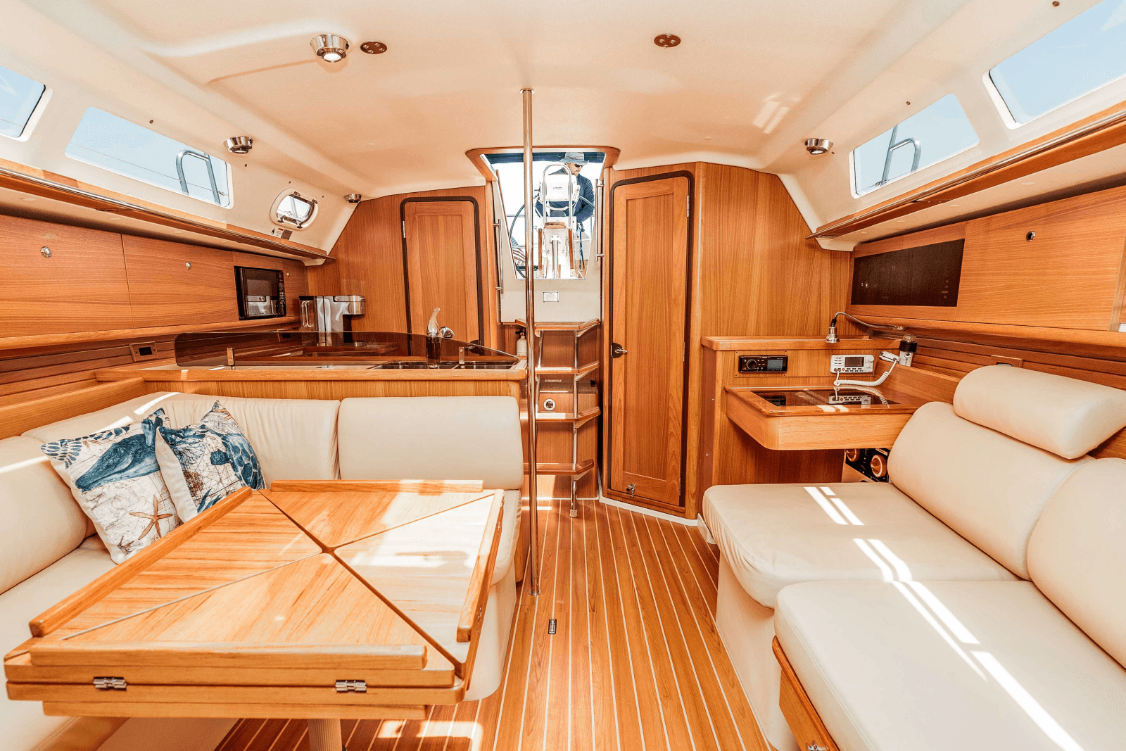 2013 Catalina 355 - Photo 22
