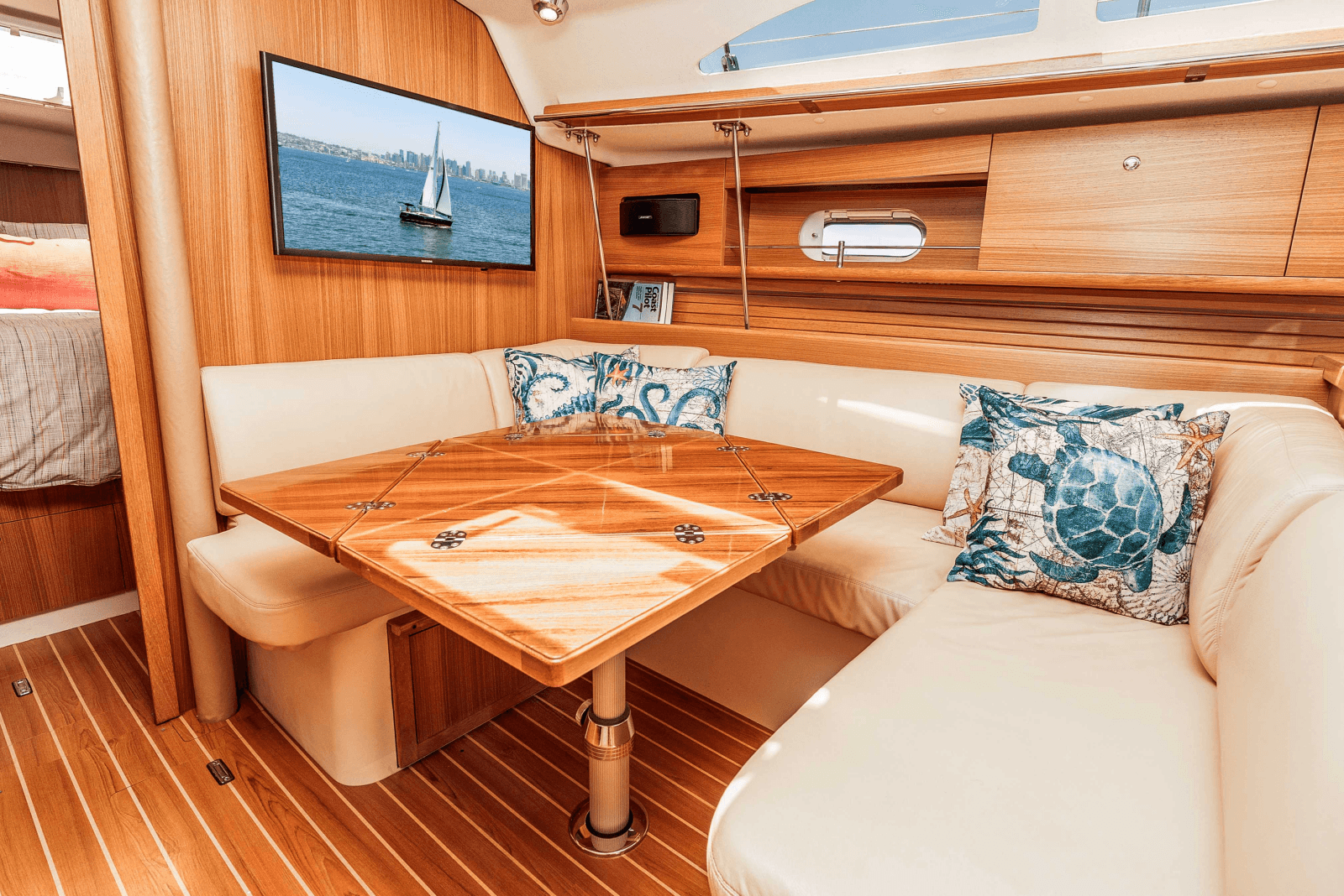 2013 Catalina 355 - Photo 20