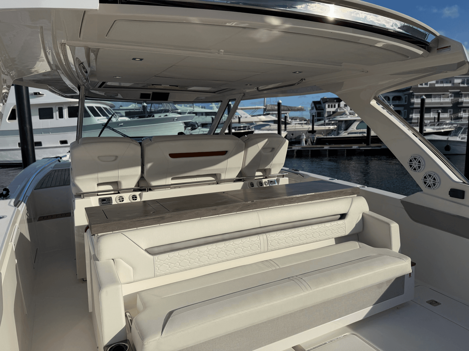 2023 Tiara Yachts 43 LS - Photo 11